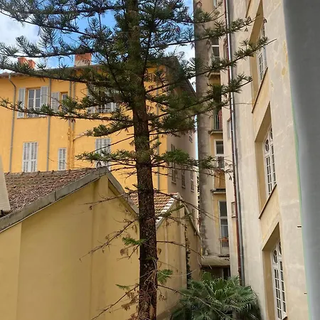 Au Coin Du Pin 公寓 *